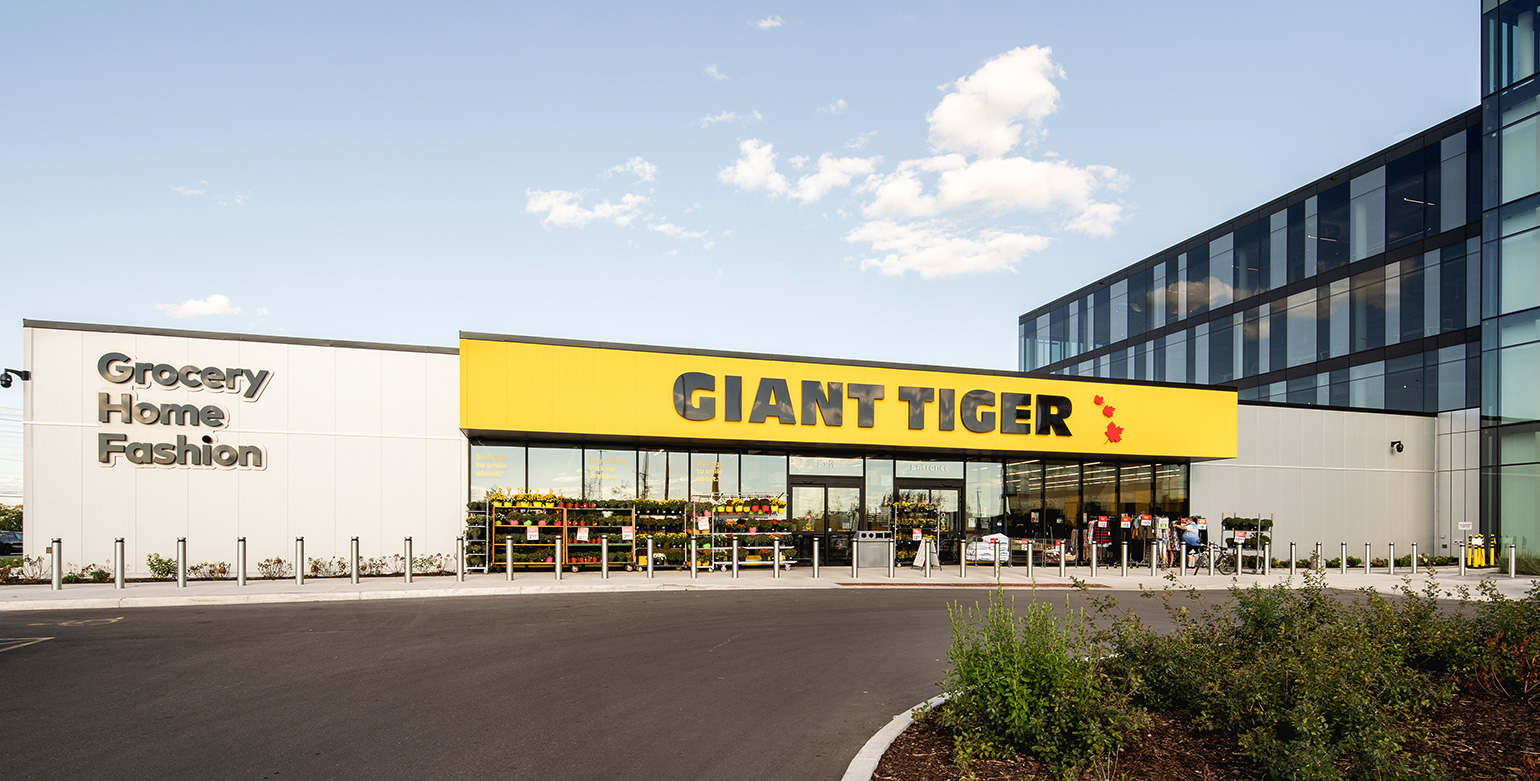 Giant Tiger Retail Front